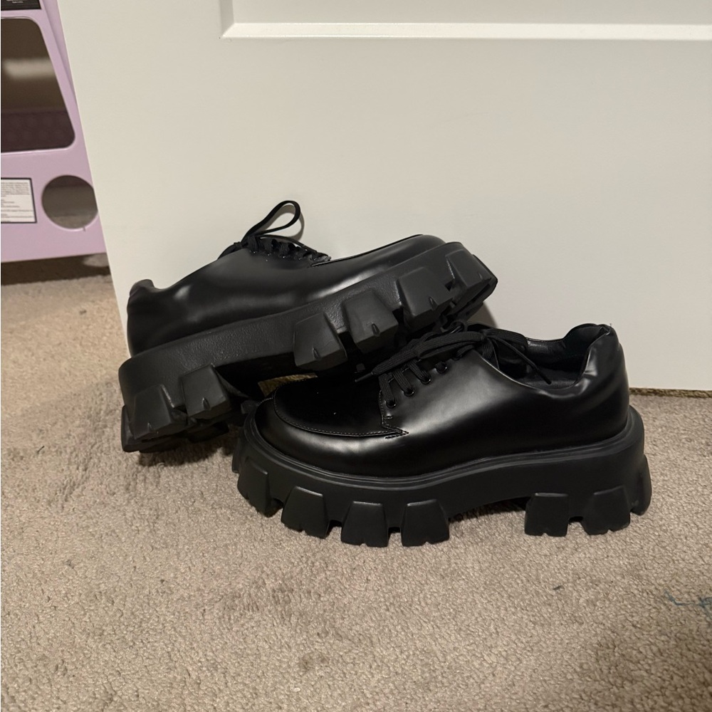 Princess Polly Chunky Black Platform Shoes Size 9